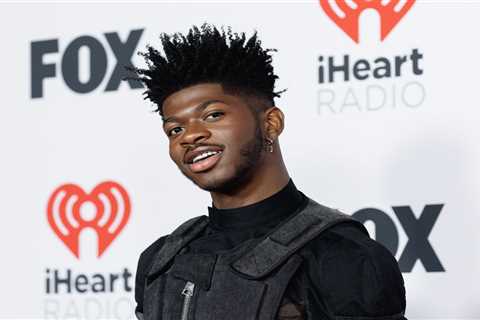 Lil Nas X Showed Off His Shredded Abs While Dancing Shirtless