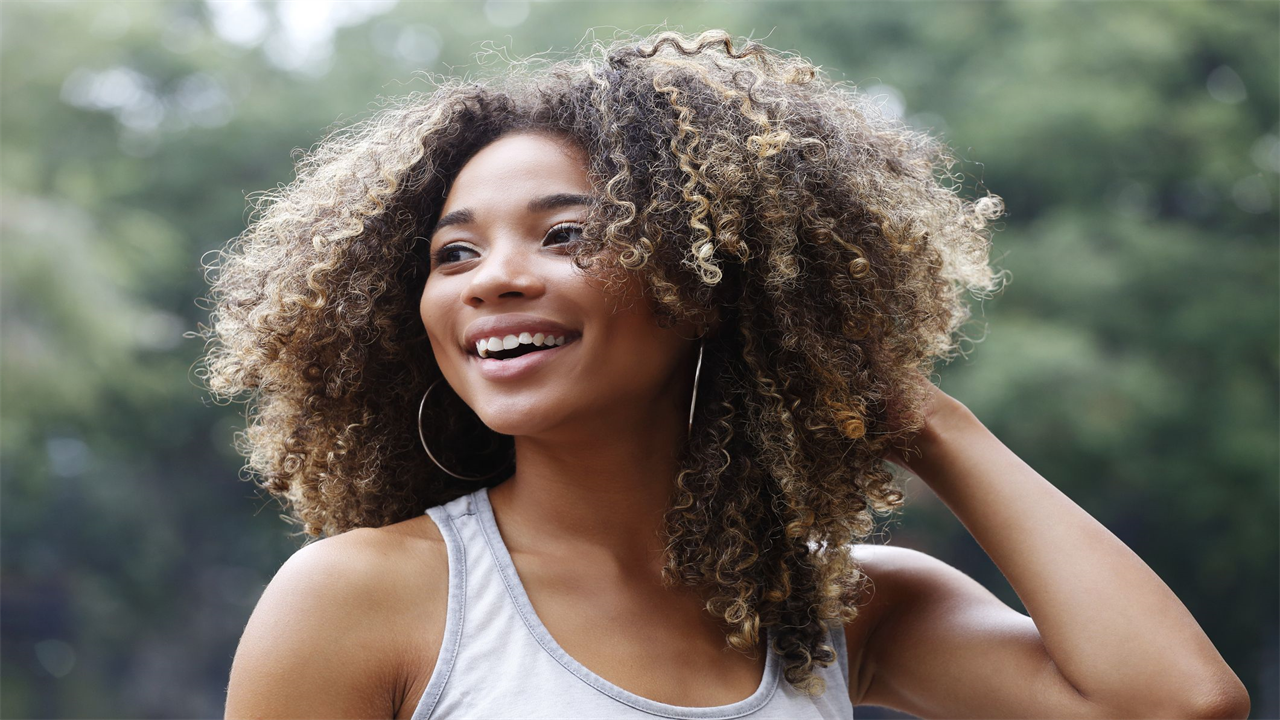 This Curly Hair Approach Will Take Your Curls To The Next Level