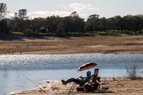 California drought continues after state has its driest January and February on record