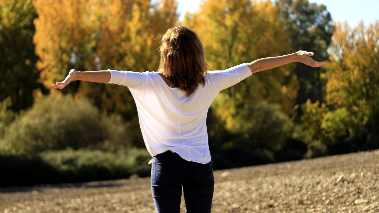 What is the Difference Between Deodorants and Antiperspirants?