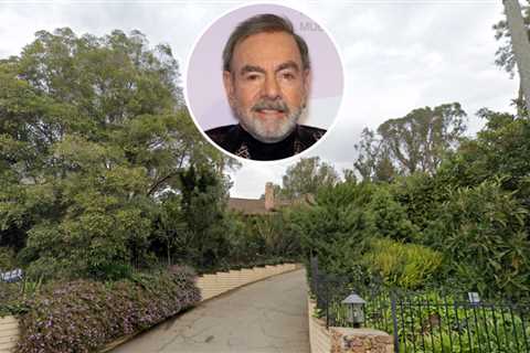 Neil Diamond Pays $12 Million for the Sweet House Next Door