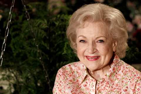 Betty White’s estate and personal items up for auction in Beverly Hills
