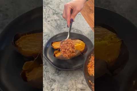 Sweet Potato Sloppy Joe⁠ ⁠ 😋 Here’s a fun Super Bowl recipe that doesn’t get ANY easier…⁠ ⁠ It’s g