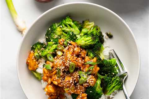 Sticky Tempeh Bowl