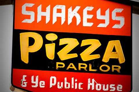 Shakeys Pizza Logo