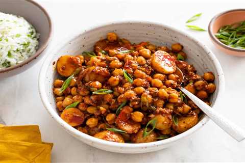 Mapo Chickpeas with Potatoes
