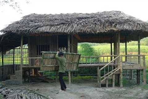 Making a safe house door, some days looking for crabs and snails for food, surviving alone