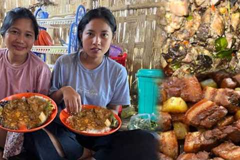 Dost ka Restaurant mai Eating Challenge | Cooking delicious Pork in Restaurant style