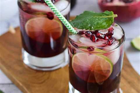 Easy Pomegranate Mojito