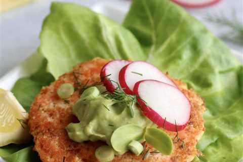 Salmon Burgers (Easy and Healthy)