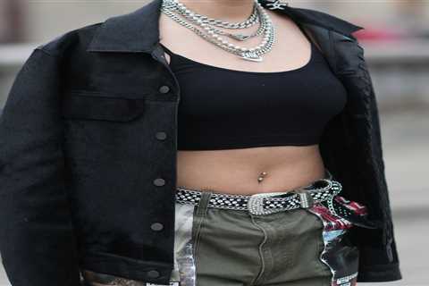 Your Guide to Belly Button Piercings, According to a Pro