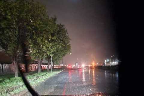 Welkom CBD and Mannys towards Bronville,Virginia is In heavy floods. Emergency…