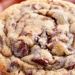 31 Irresistible Chocolate Chip Cookies
