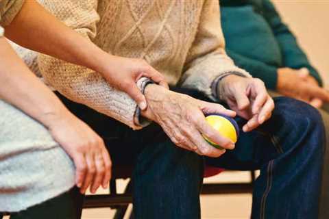 13 Strategies for Elderly Chronic Pain Relief